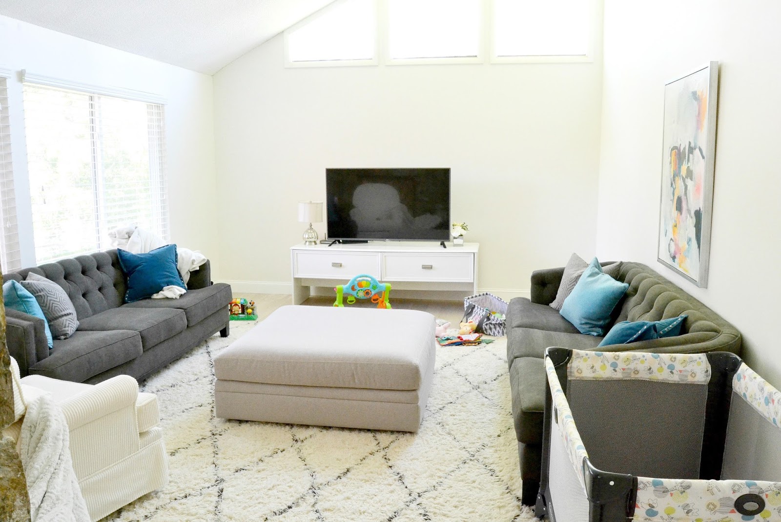 DIY Abstract Wall Art | LiveLoveDIY | Bloglovin’